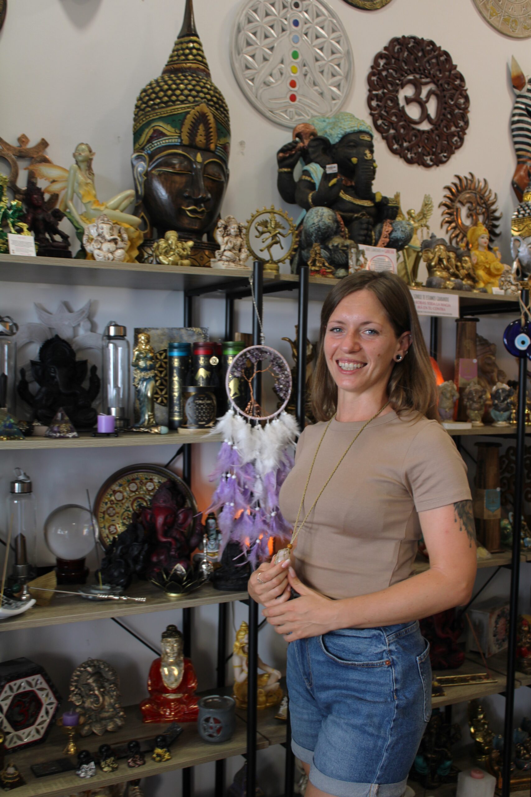 Adela-Sobre Nosotros