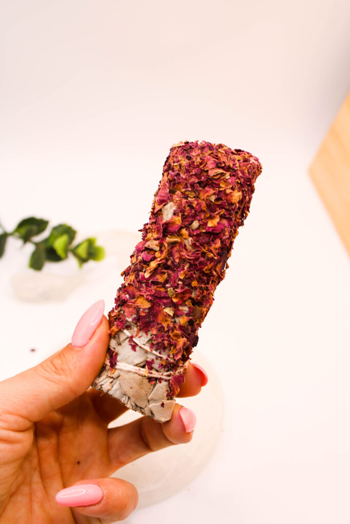 Atadillo de Salvia Blanca con Rosas 4