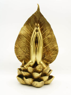 Figura Manos en Namasté sobre Loto Dorado