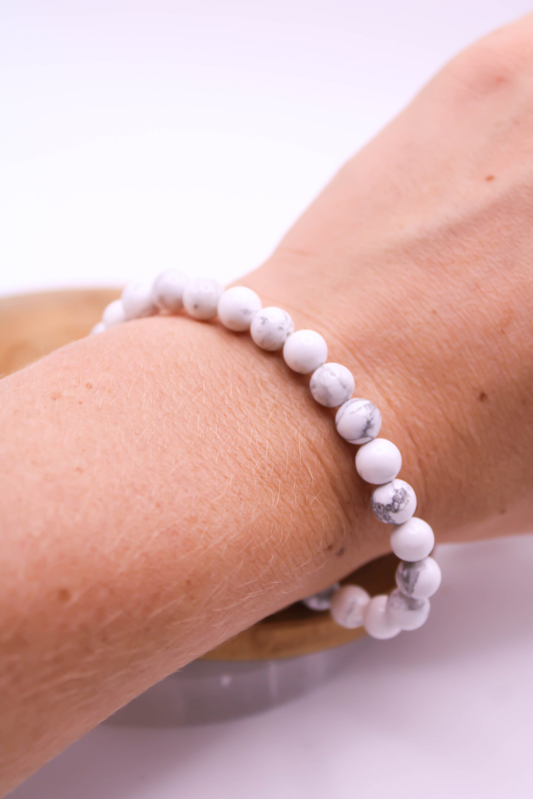 Pulsera de Howlita 6mm 4