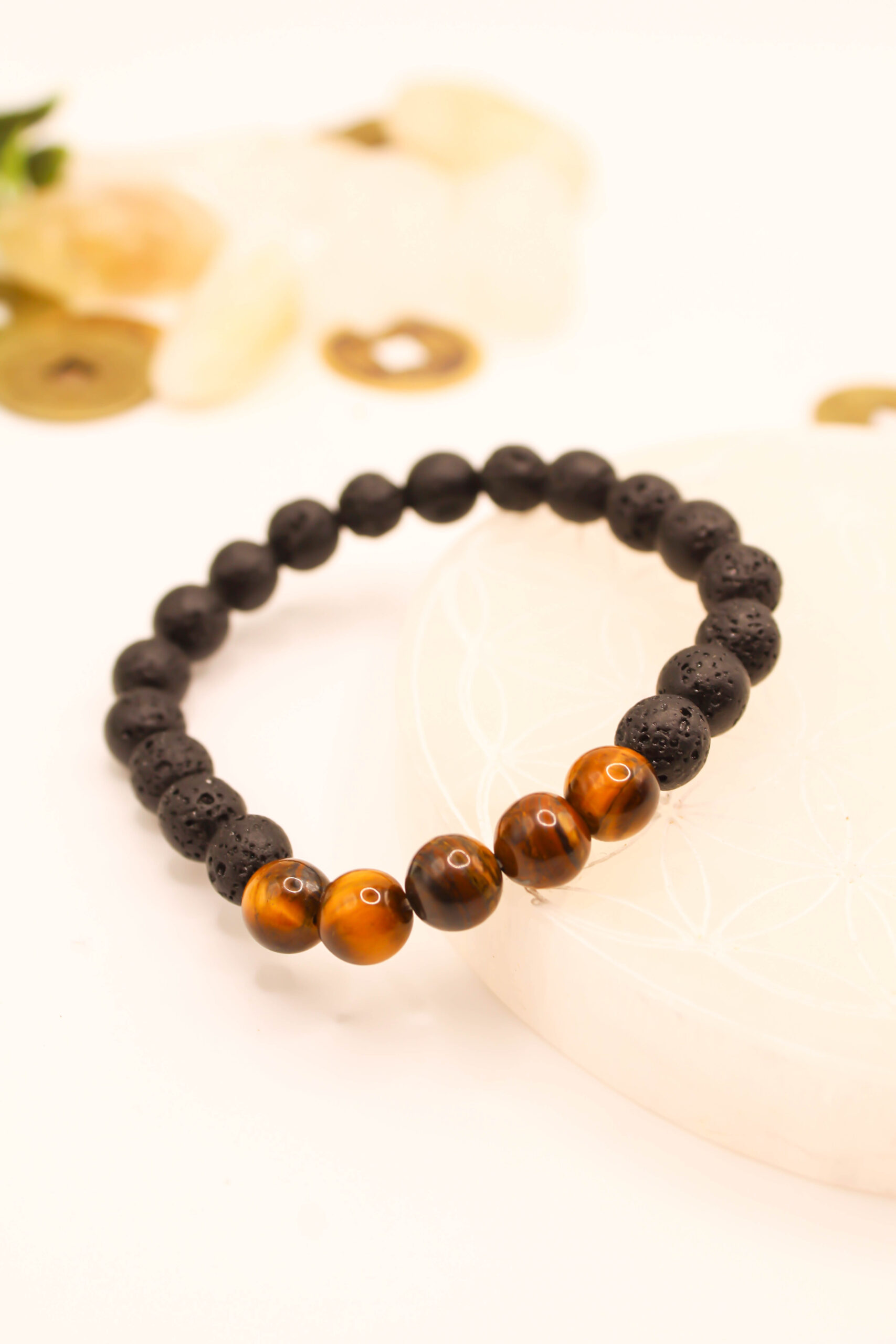 Pulsera de Piedra Volcánica y Ojo de Tigre