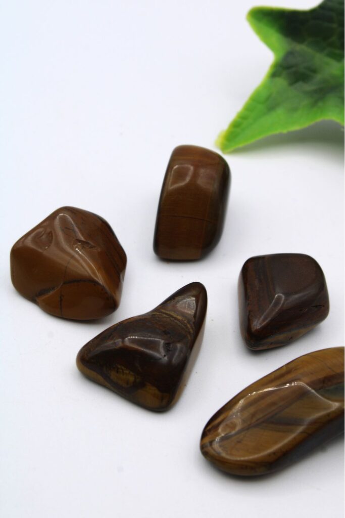 ojo de tigre natural piedra rodada para protección y confianza